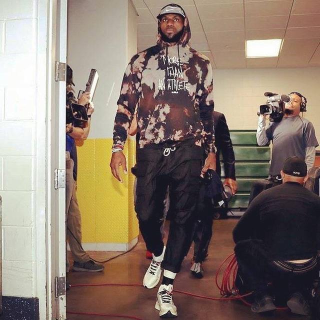 张源晒训练视频：努力备战亚冠，为漫长的赛季站好最后一班岗（张源发布训练视频：全力冲刺亚冠，守住漫长赛季最后一岗）