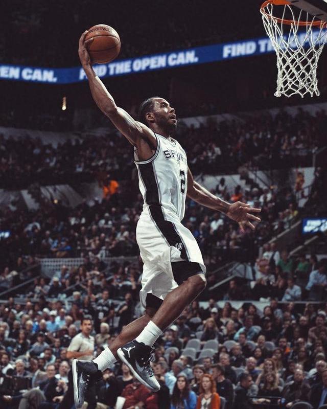 要打出来了？徐昕vs辽宁男篮砍14分6板2助 赛后采访逗乐记者（徐昕对阵辽宁砍14分6板2助，赛后妙语逗笑记者：要迎来爆发了吗？）