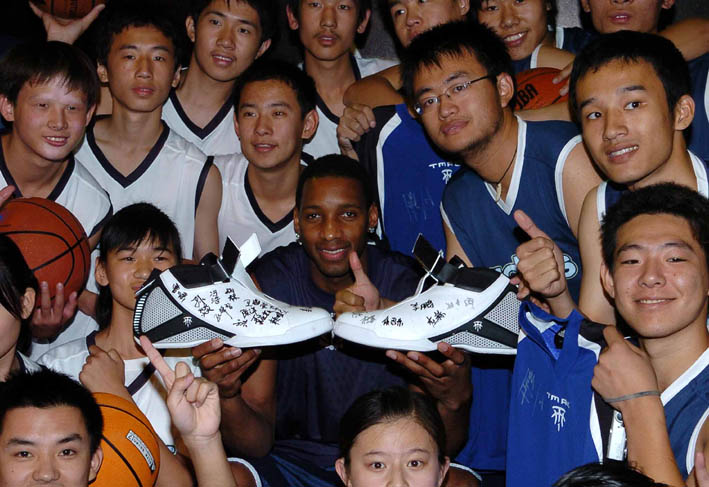 格纳布里：很高兴能拿下比赛，但最让人激动的是阿方索的回归（格纳布里：赢球令人欣喜，更让人振奋的是阿方索的复出）