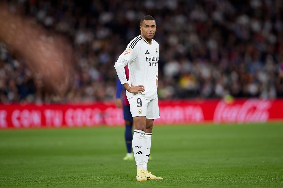 打破姆巴佩纪录，亚马尔是欧冠打入7球最年轻的球员（亚马尔超越姆巴佩，成为欧冠7球最年轻球员）