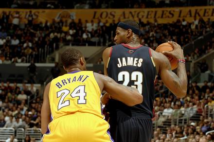 篮网爆冷胜绿军，三分雨浇灭凯尔特人反扑火焰（篮网冷擒绿军，三分狂潮浇熄凯尔特人反扑）