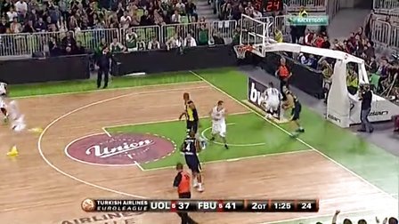 拉菲尼亚替补，弗里克：他没事，但我们也必须照顾好他（弗里克谈拉菲尼亚未首发：状态无碍，但仍需保护）