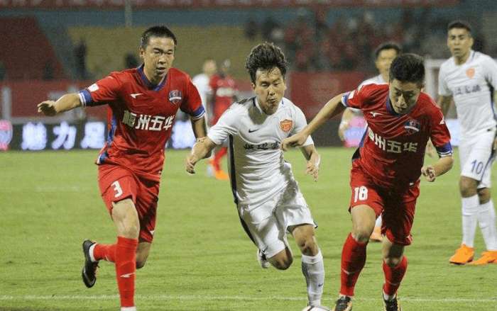 菲尔-琼斯：阿森纳可以充分利用拜仁在定位球防守上的弱点（菲尔-琼斯：阿森纳可充分利用拜仁定位球防守漏洞）